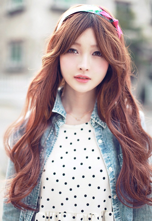 long wavy hairstyles with side bangs