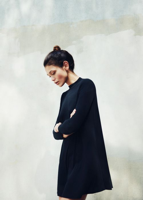 How to Wear Black Shift Dress Outfit Ideas FMag