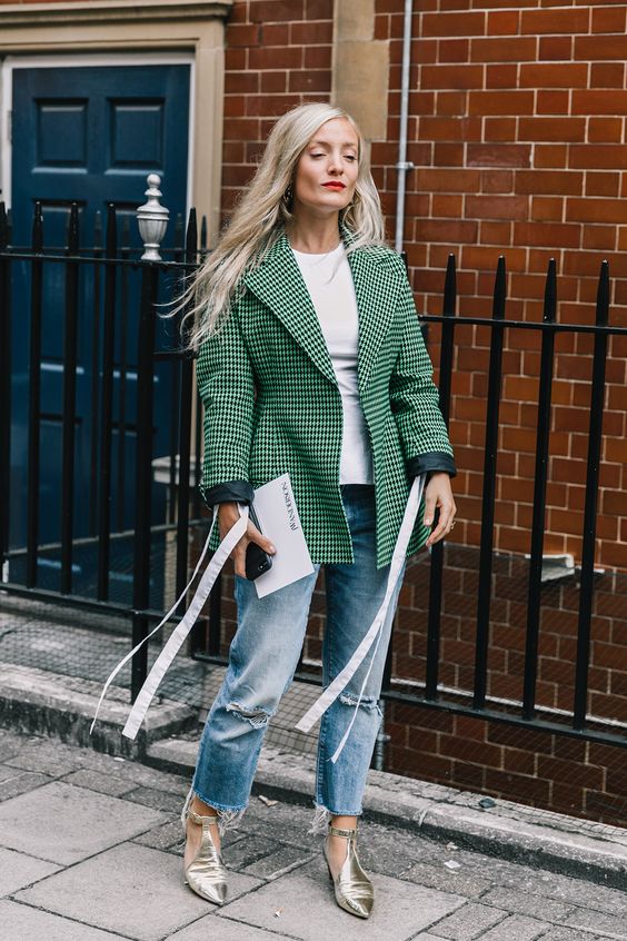 Green Blazer: 14 Chic & Voguish Outfit Ideas You Need to Try 