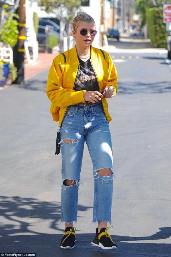 How to Wear Yellow Bomber Jacket: 15 Stylish Outfit Ideas for Ladies -  